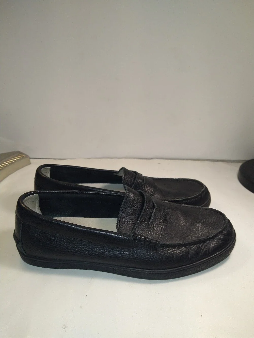 Cole Haan Grand OS Pinch Maine Classic Black Leather Penny Loafers Men's sz 9M.